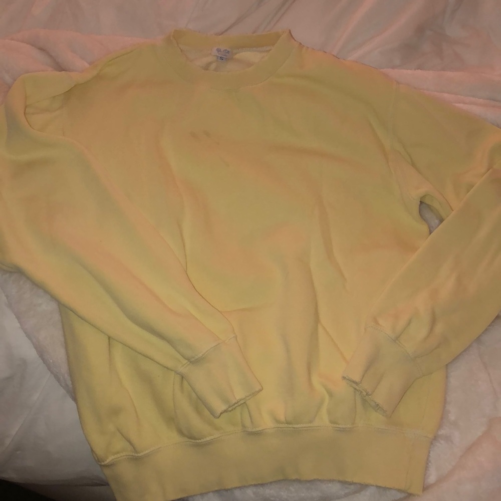 Brandy Melville baby yellow Crewneck